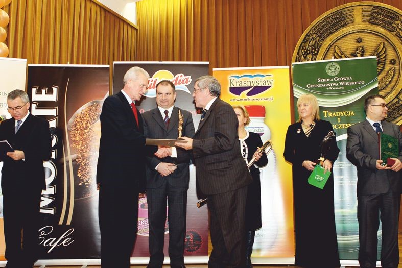 Jerzy Białczyk odebrał nagrodę za zajęcie II miejsca dla miesięcznika „Wieś Kujawsko-Pomorska” w konkursie na najlepsze wydawnictwo wodr w 2011 r.